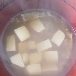 木綿豆腐と油揚げの味噌汁